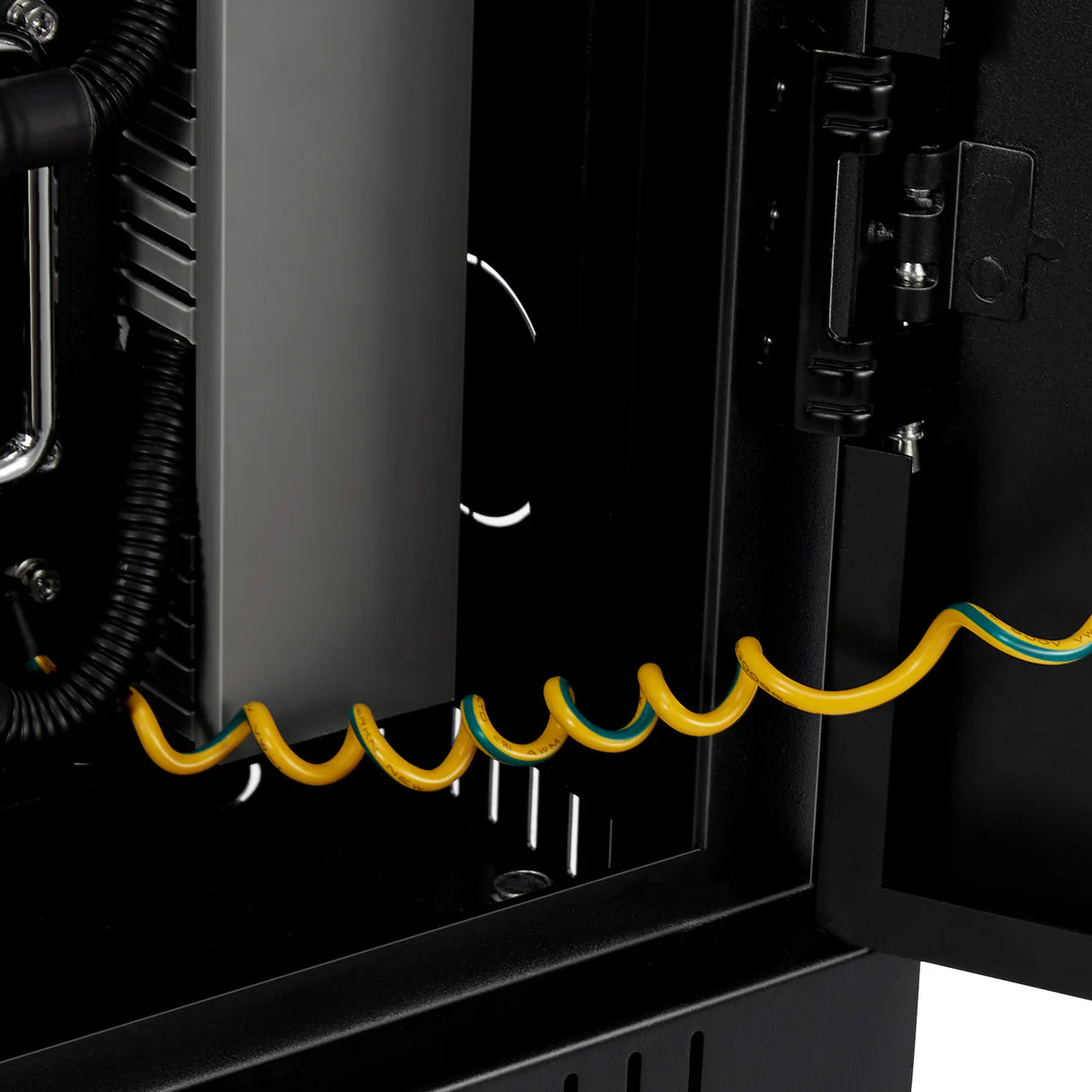 Battery Server Rack for ALPHA 5 PRO – 6-Slot Enclosed Cabinet with Wheels and 600A Bus Bar Covers