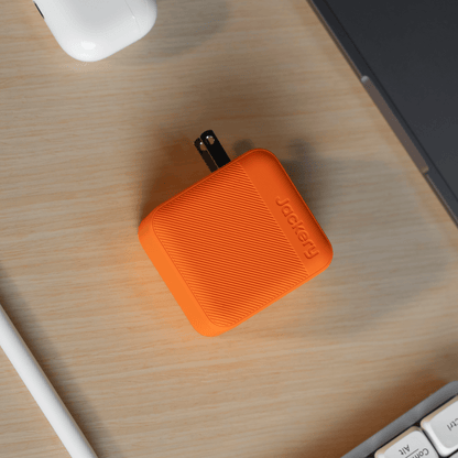 Jackery 102W GaN Fast Charger – 3-Port USB-C/USB-A Wall Adapter